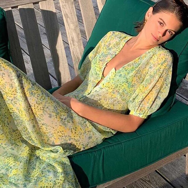 kaia gerber vestido mango