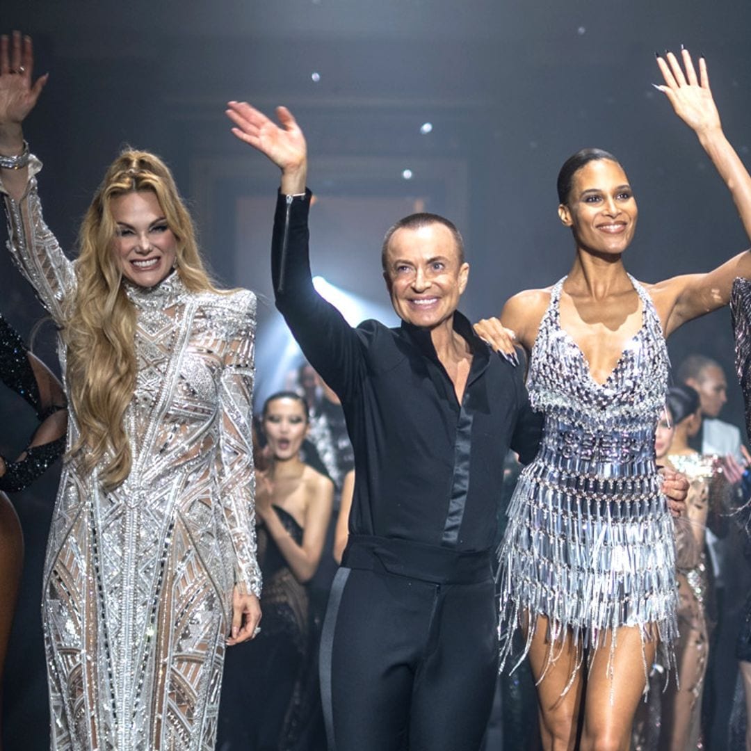 El apoteósico y emocionante retorno de Julien Macdonald a las pasarelas