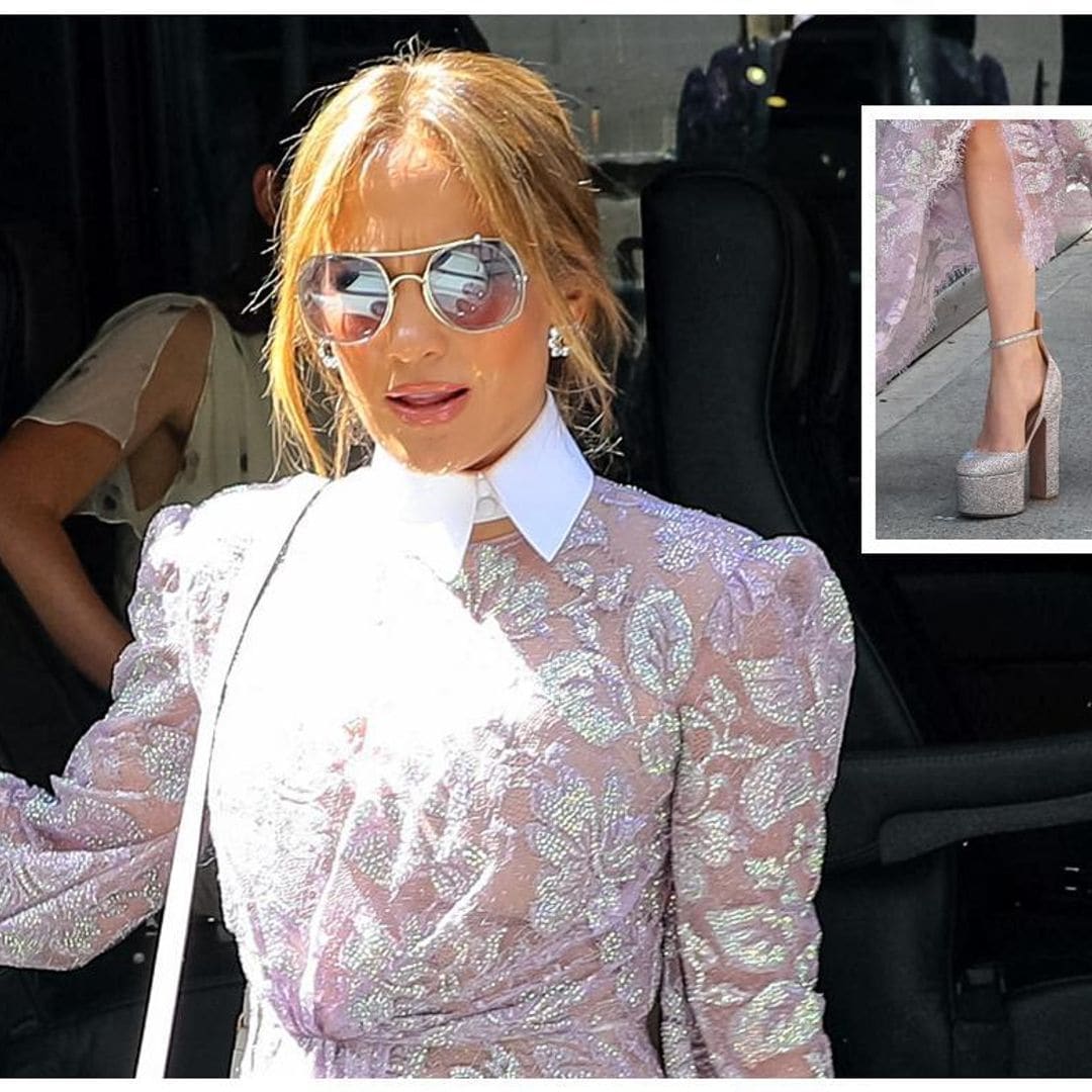 Jennifer Lopez recorre Nueva York con unas plataformas de ¡casi seis pulgadas de altura!