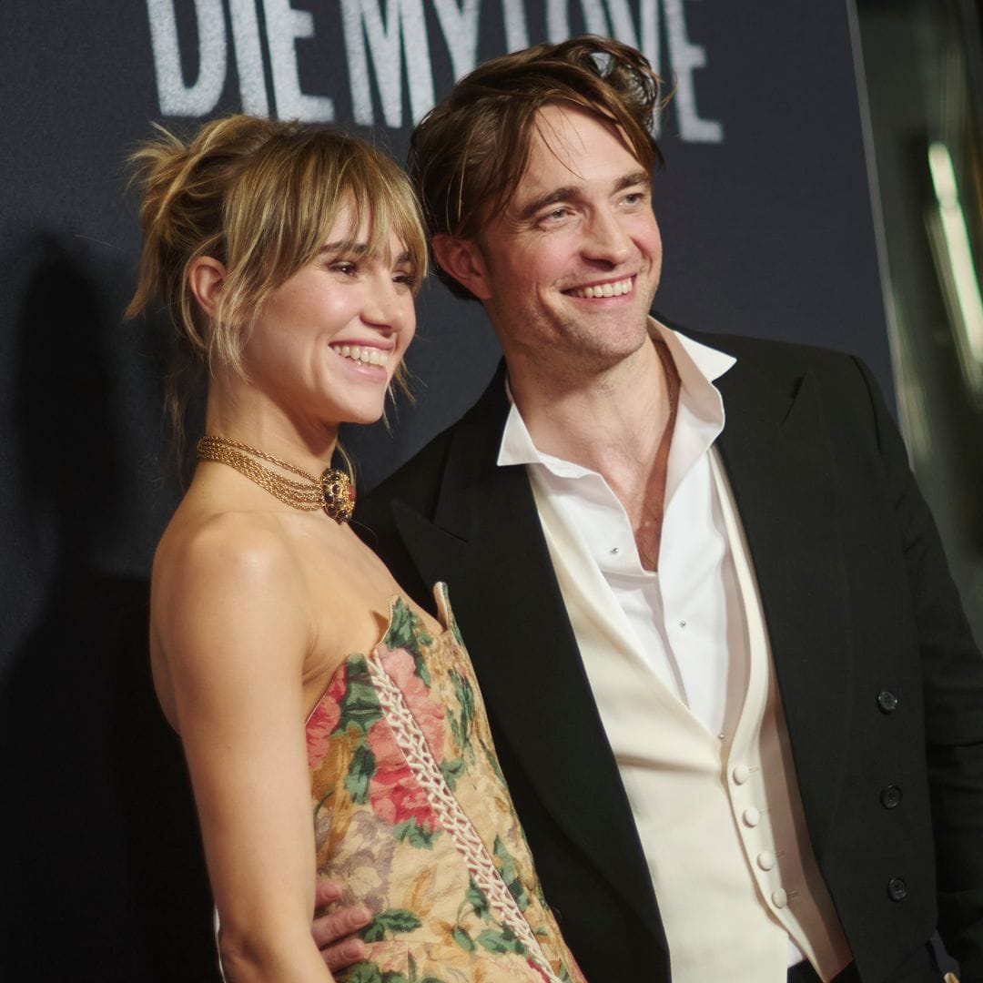 La reaparición de Robert Pattinson y Suki Waterhouse nos da ganas de creer en el amor: máxima química y dos looks de lo más románticos