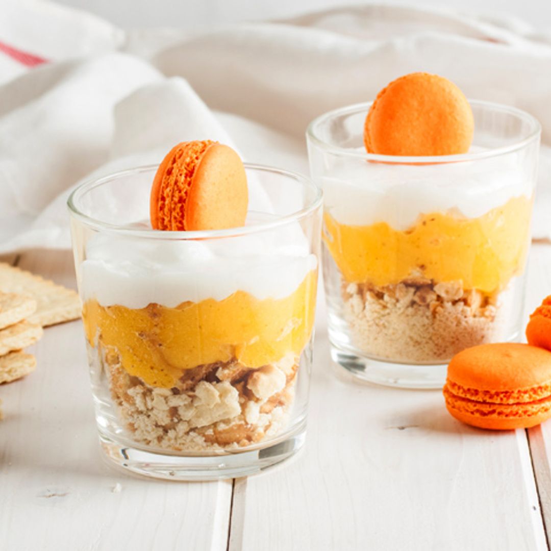 Postre de mango, mascarpone y 'macaron'