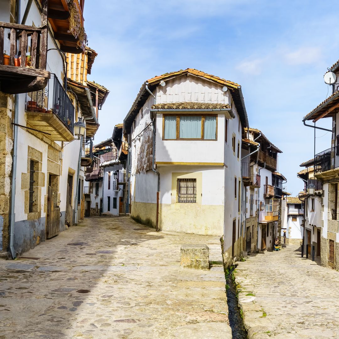 Este rincón de Salamanca lo tiene todo para una escapada inolvidable de invierno: entre nieve y pueblos de cuento