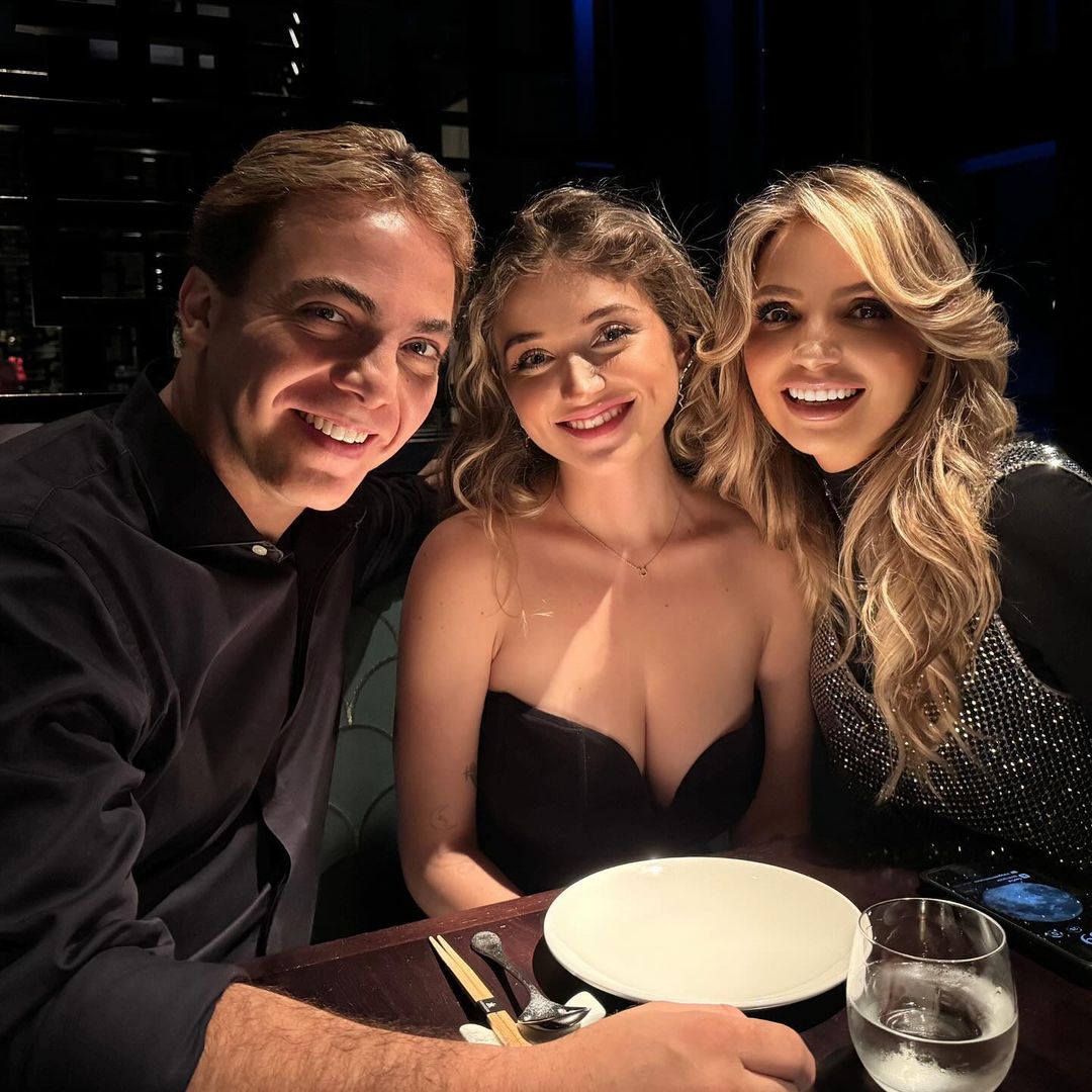 Cristian Castro presume su reencuentro con Angélica Rivera y su prima, Fernanda Castro