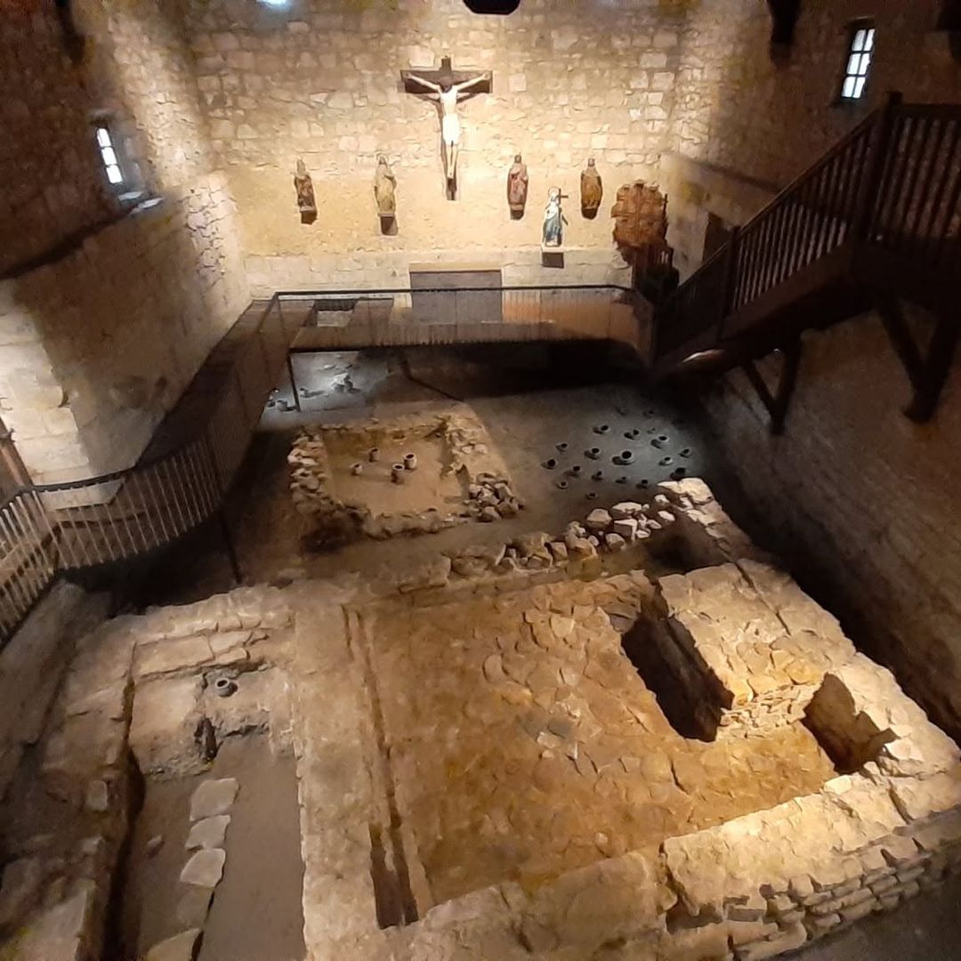 Ermita de Santa Elena, con los restos arqueológicos que se pueden visitar