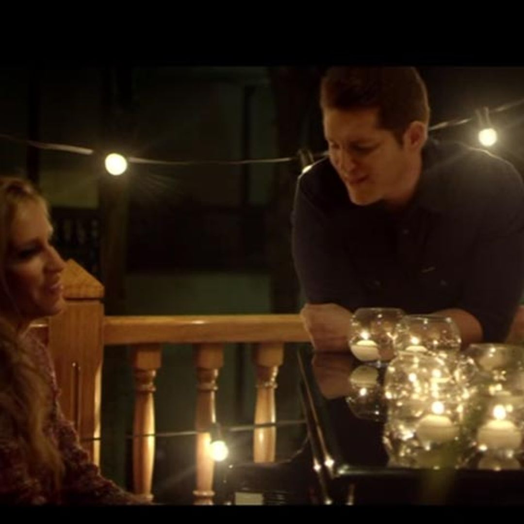 ¡Dale al play! Manu Tenorio estrena el vídeoclip 'Presentí', su dúo con María Toledo