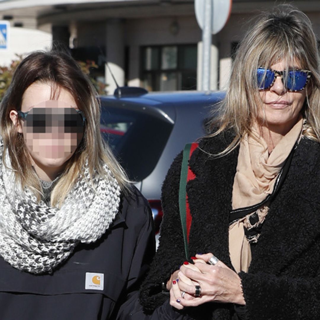 Arancha de Benito y su hija, muy afectadas en la despedida de Diana Quer