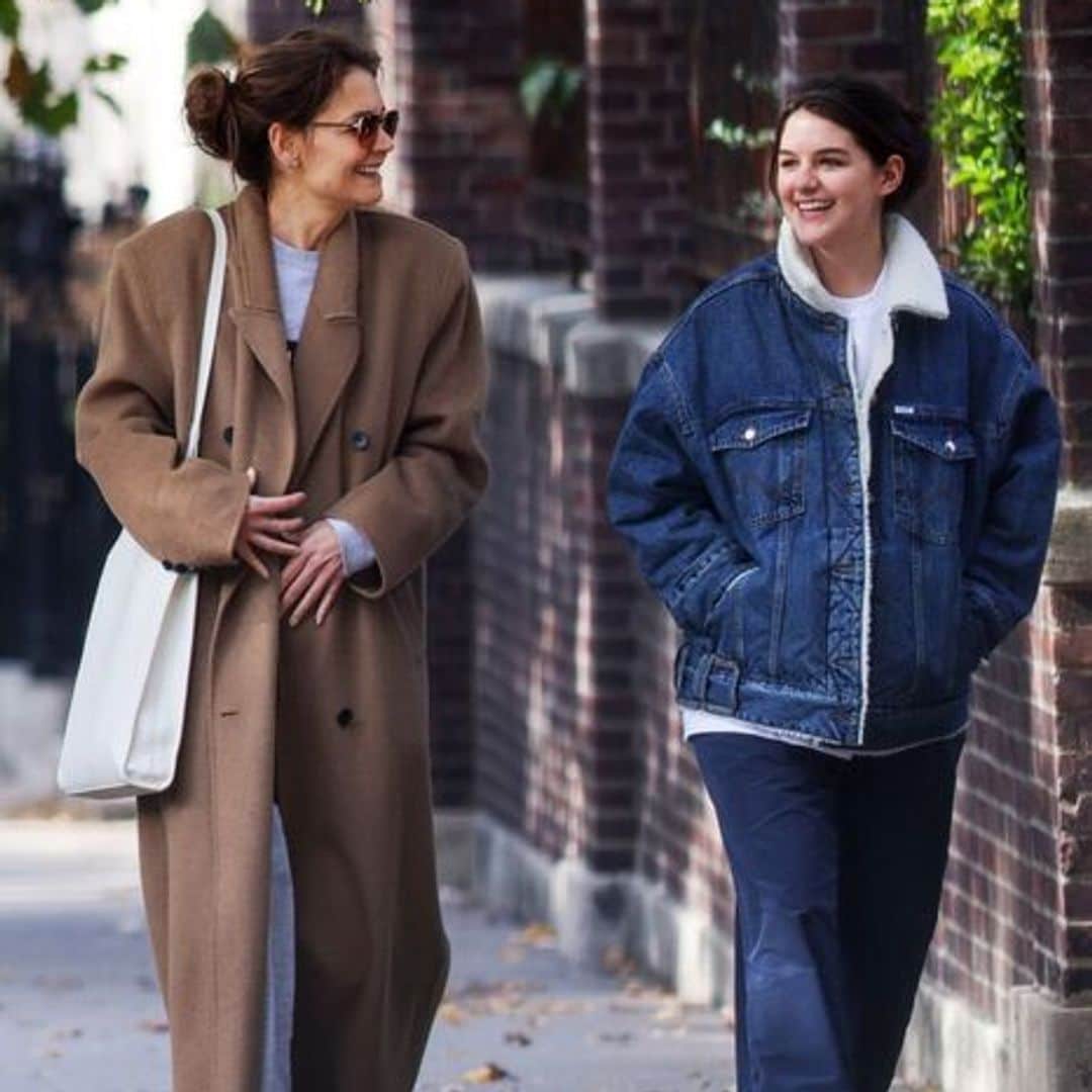 Katie Holmes cumple 47 años convertida en la mejor amiga (y en el clon) de su hija Suri Cruise: así es la relación que las une