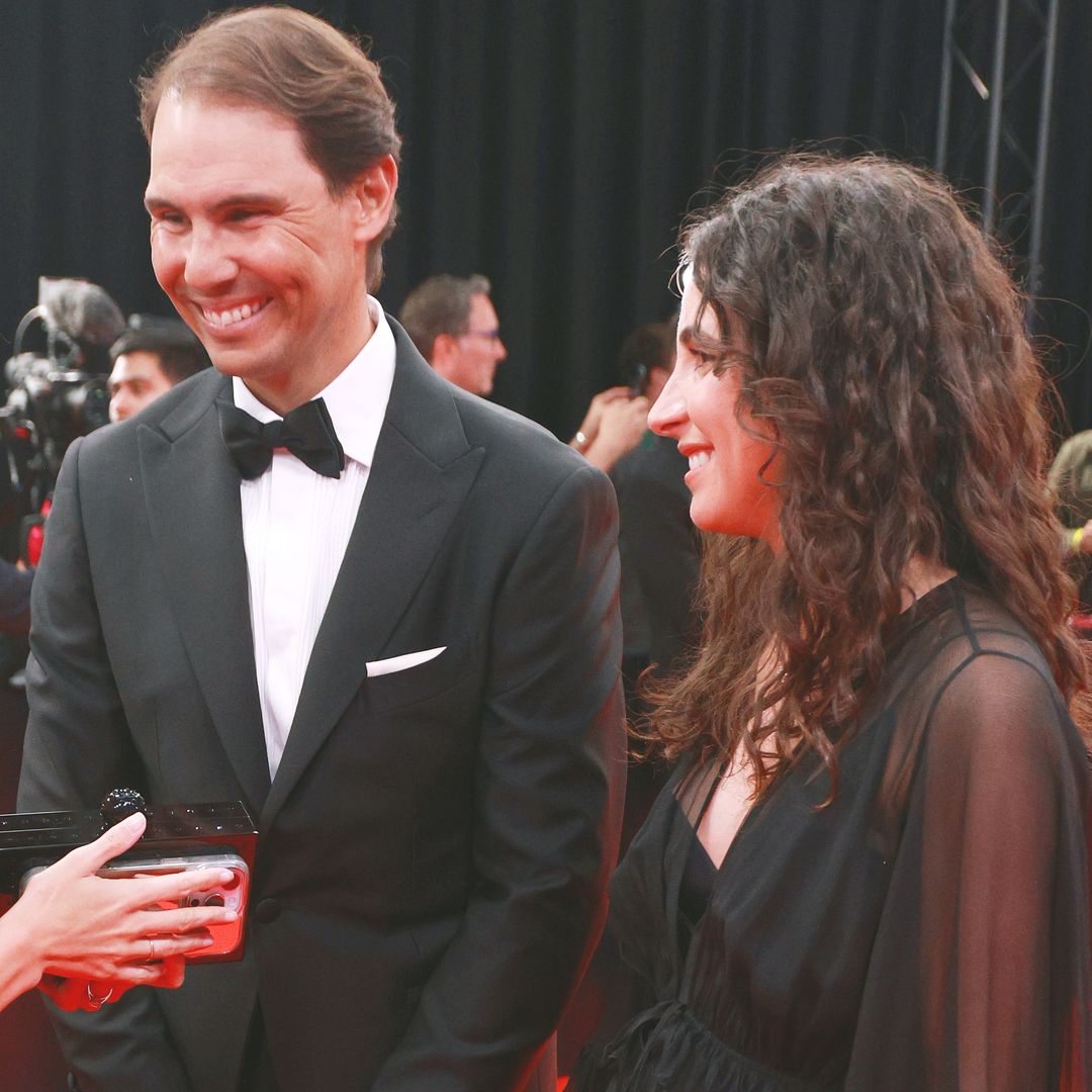 ​Mery Perelló recurre a su peinado favorito y un vestido con transparencias para lucir su segundo embarazo en los Premios Laureus