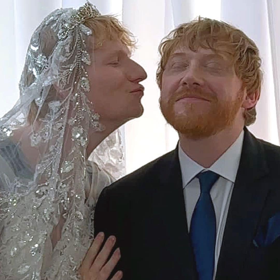 El vídeo más divertido de Ed Sheeran “casándose” con su doble, Rupert Grint