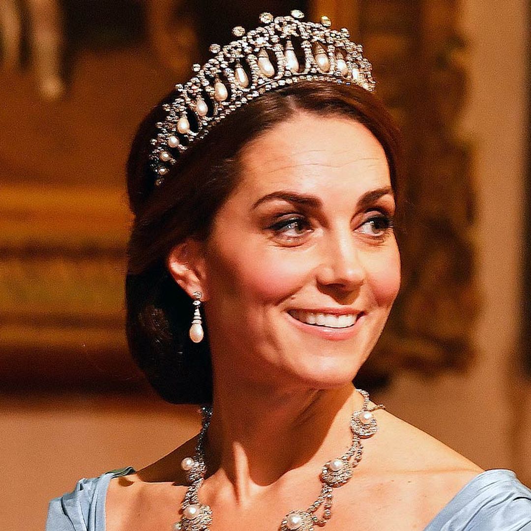 Kate Middleton acude hoy a su primera cena de Estado como princesa de Gales, ¿qué tiara puede llevar y cuál no usará?