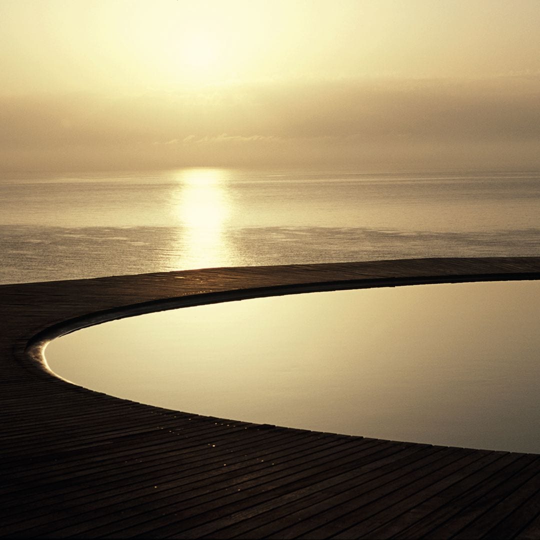 GIORGIO ARMANI NOS INVITA A SU PARAÍSO DE PANTELLERIA, LA ISLA VOLCÁNICA E INDÓMITA QUE LE ENAMORÓ HACE 40 AÑOS