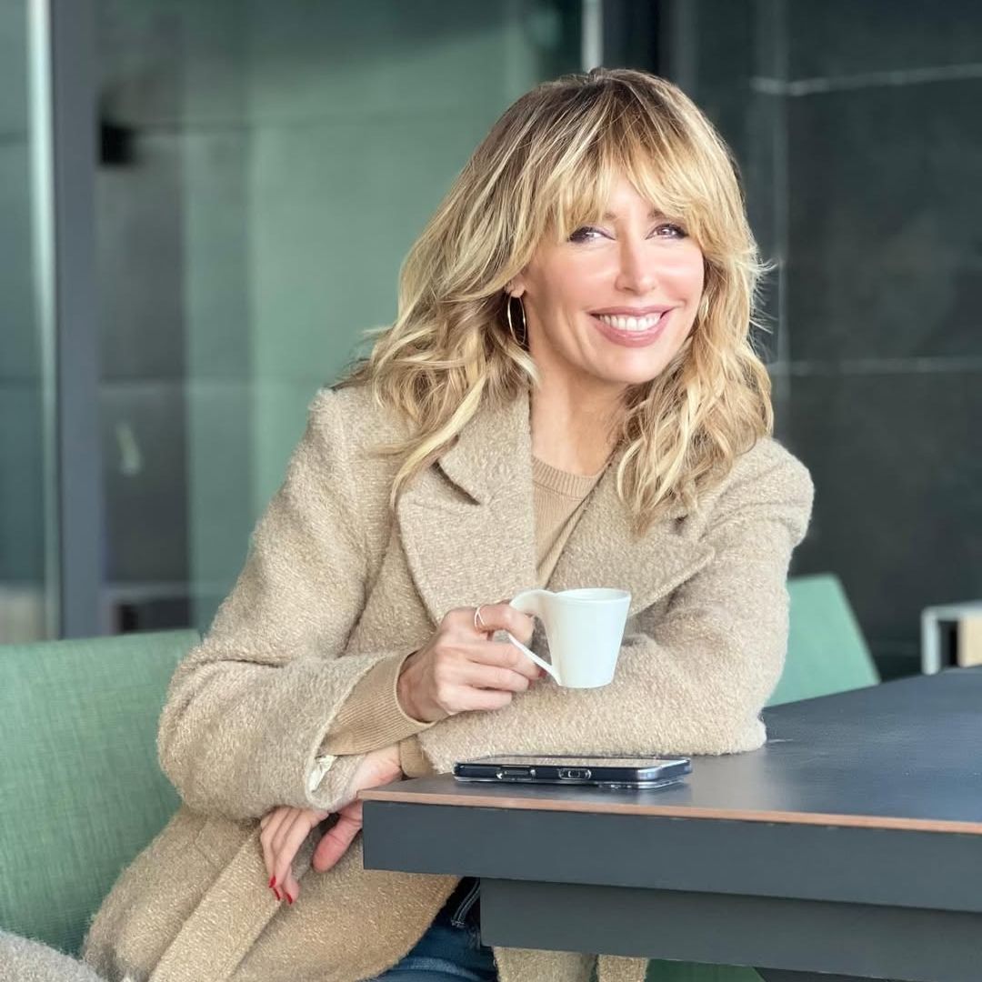 Emma García rompe su silencio tras los rumores de cancelación de su programa: "Hay lugares que siempre te sacan una sonrisa"