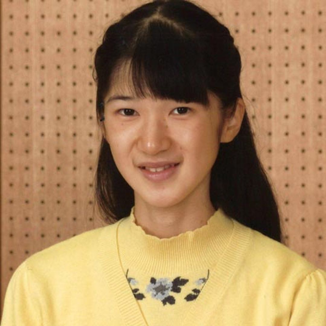 Aiko de Japón reaparece mucho más delgada en su 15º cumpleaños