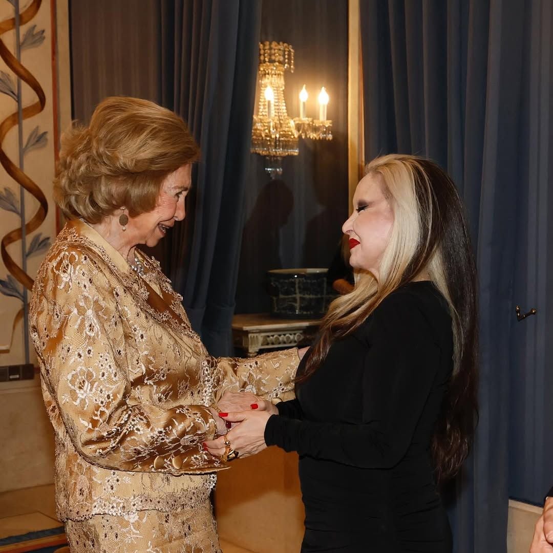 El 2025 de la Reina Sofía en 20 imágenes únicas: de su foto con Alaska a los gestos de cariño de Felipe VI