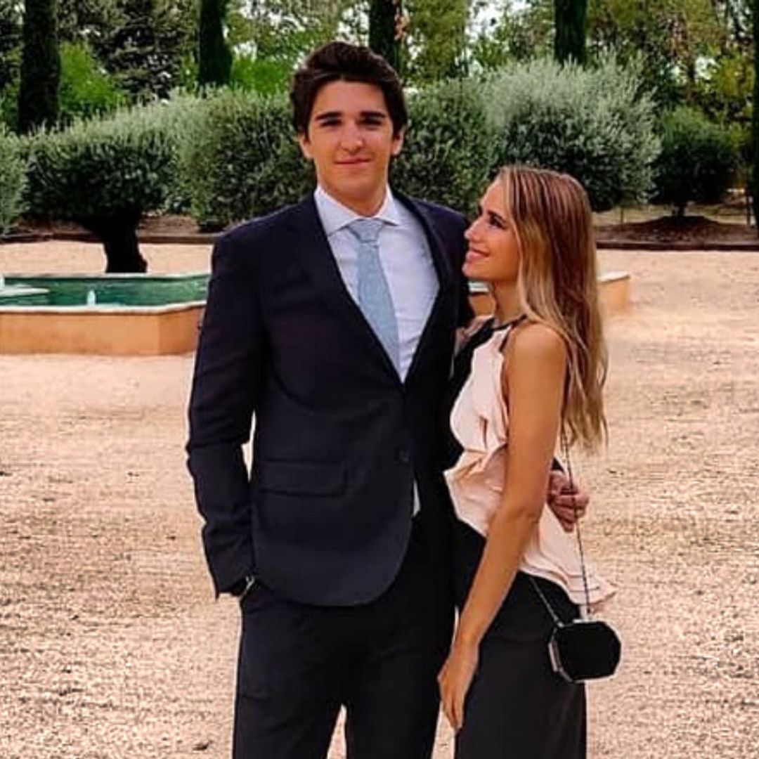 Javier García Obregón y Eugenia Gil celebran su pedida de mano rodeados de familiares y amigos