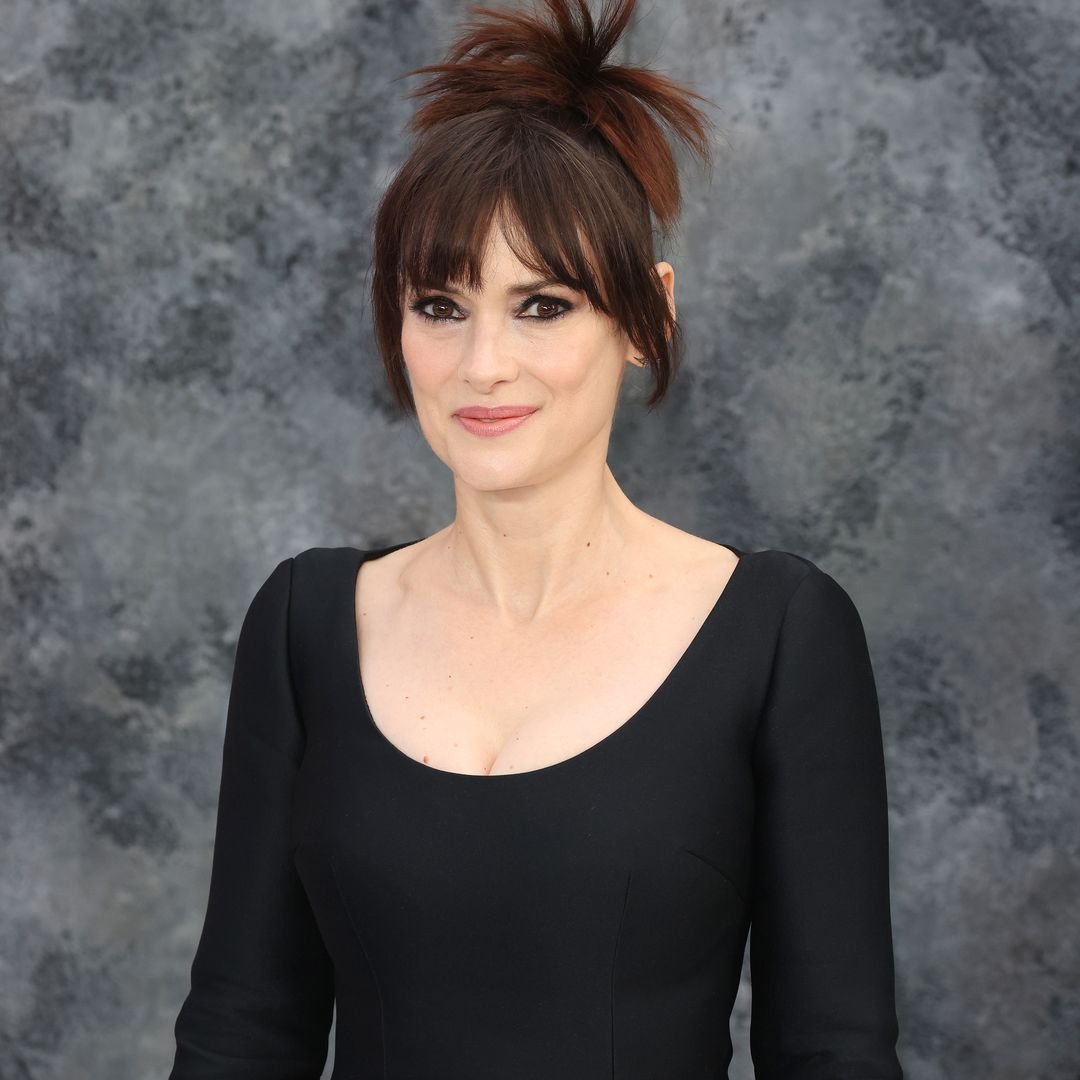 Winona Ryder cumple 55 años: recordamos el vestido con historia que rompió el corazón de Johnny Depp y marcó su ruptura