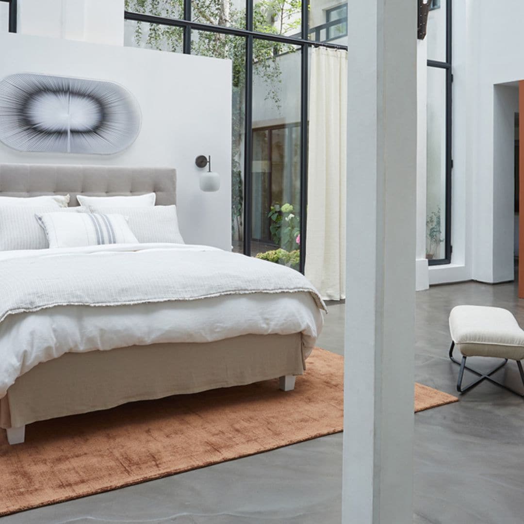 Trucos para decorar ambientes con doble altura que levanten envidias