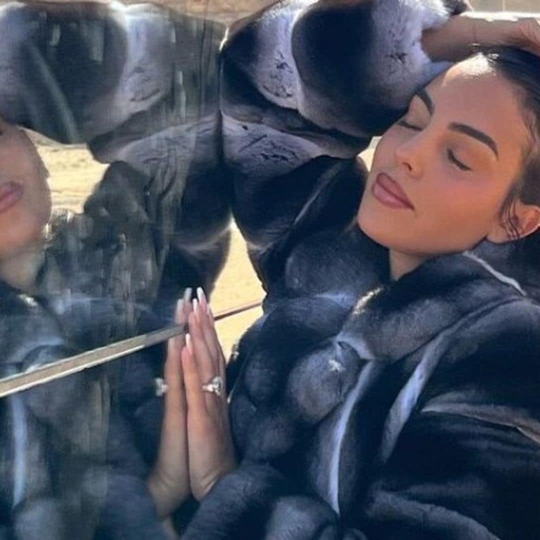 Georgina Rodríguez se une a la tendencia ‘mob wife’ con un abrigo en el desierto
