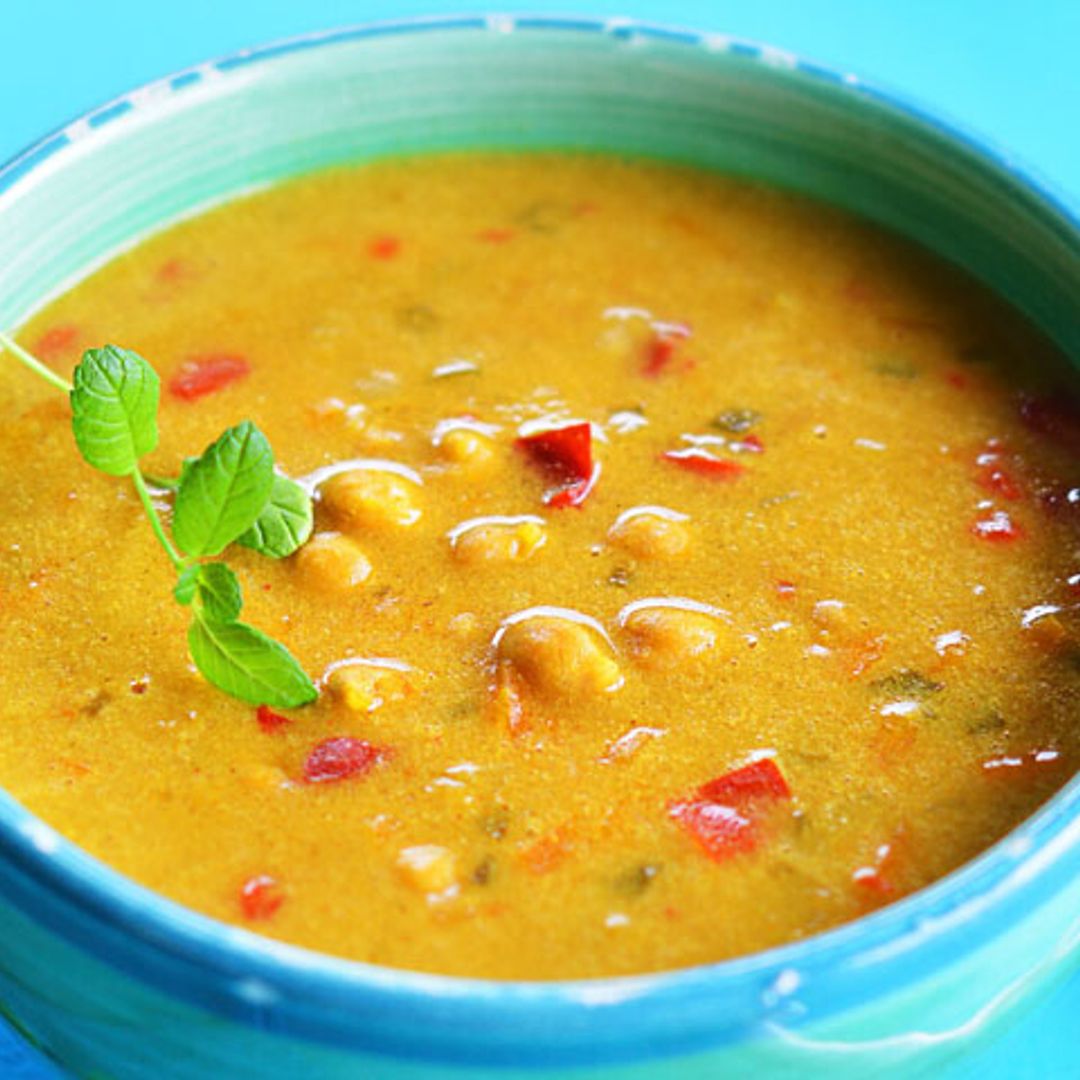 Sopa de garbanzos al curry
