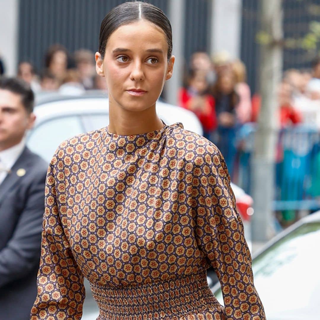 Victoria de Marichalar elige un vestido 'made in Spain' con efecto cintura de avispa y escote en la espalda