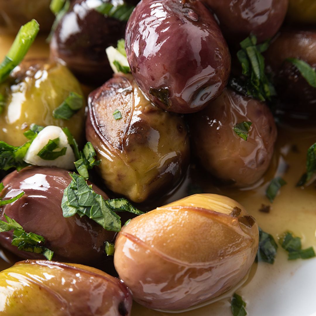 Aliños caseros para dar sabores diferentes a tus aceitunas