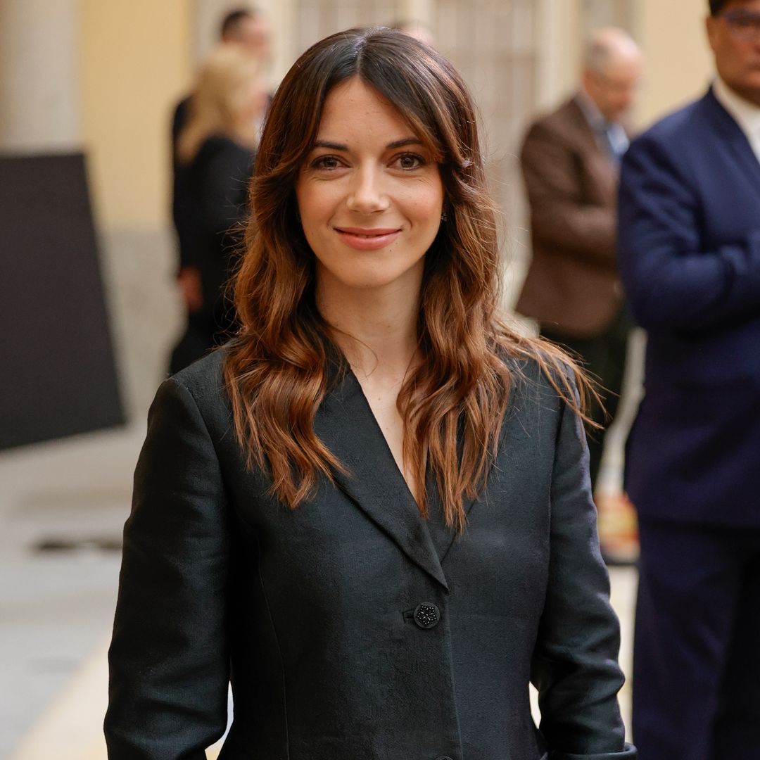 Aitana Bonmatí, la mejor futbolista del mundo, reivindica la moda española con un sofisticado traje de chaqueta estilo vintage