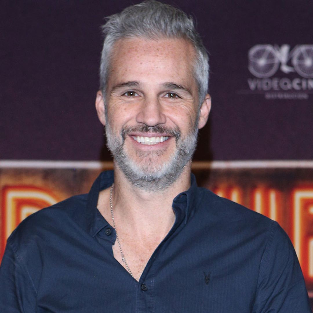 El actor Juan Pablo Medina ('La casa de las flores') habría perdido una de sus piernas tras sufrir una trombosis