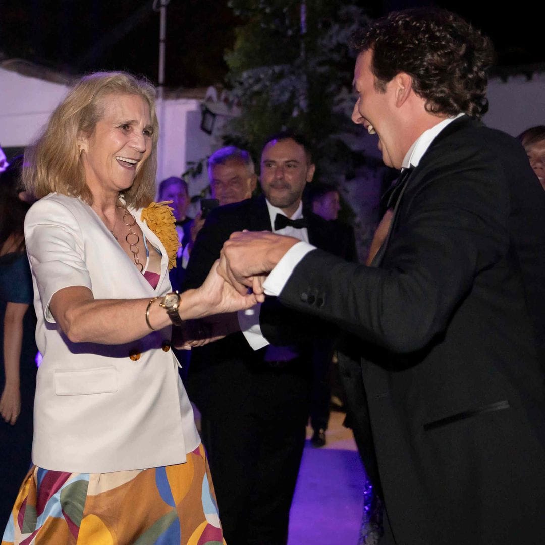 Las imágenes inéditas de la infanta Elena bailando en la boda de Luis Astolfi Jr.