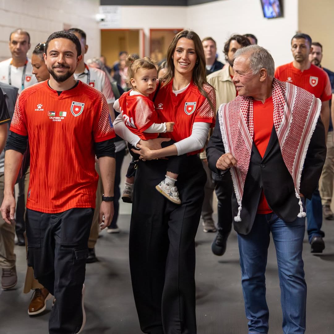 Iman de Jordania, protagonista inesperada en el Mundial: debuta con menos de 2 años junto a sus padres y el rey Abdalá