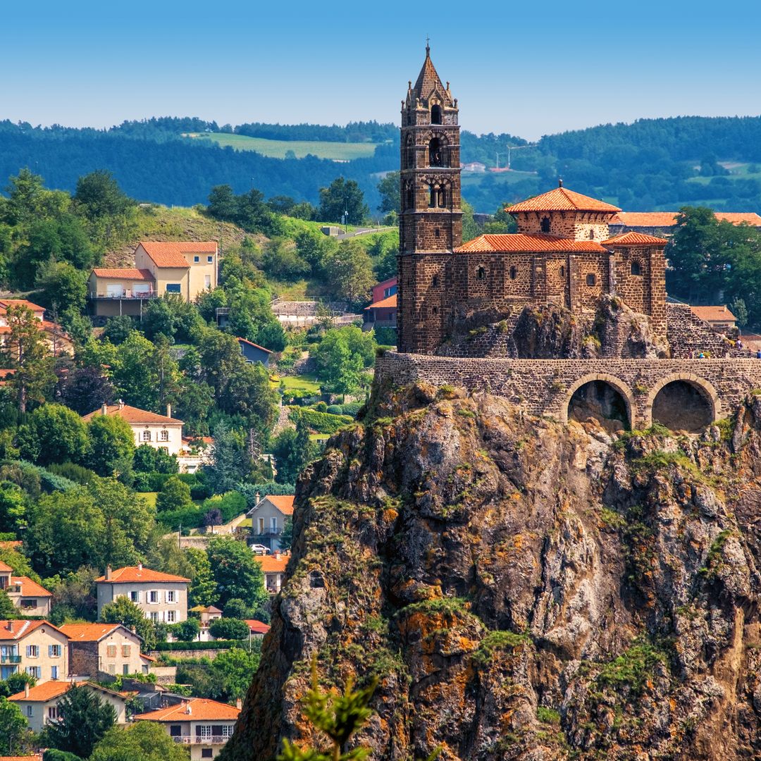 De la Venecia del Périgord a los volcanes de Auvernia: 5 escapadas únicas en Francia que merecen la pena
