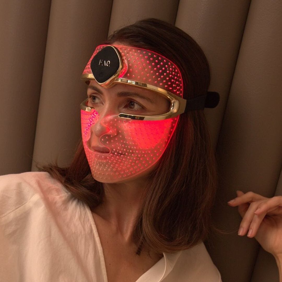 El Black Friday 2025 liquida la máscara LED viral de FOREO con una oferta de 320€ de descuento que no volverás a ver