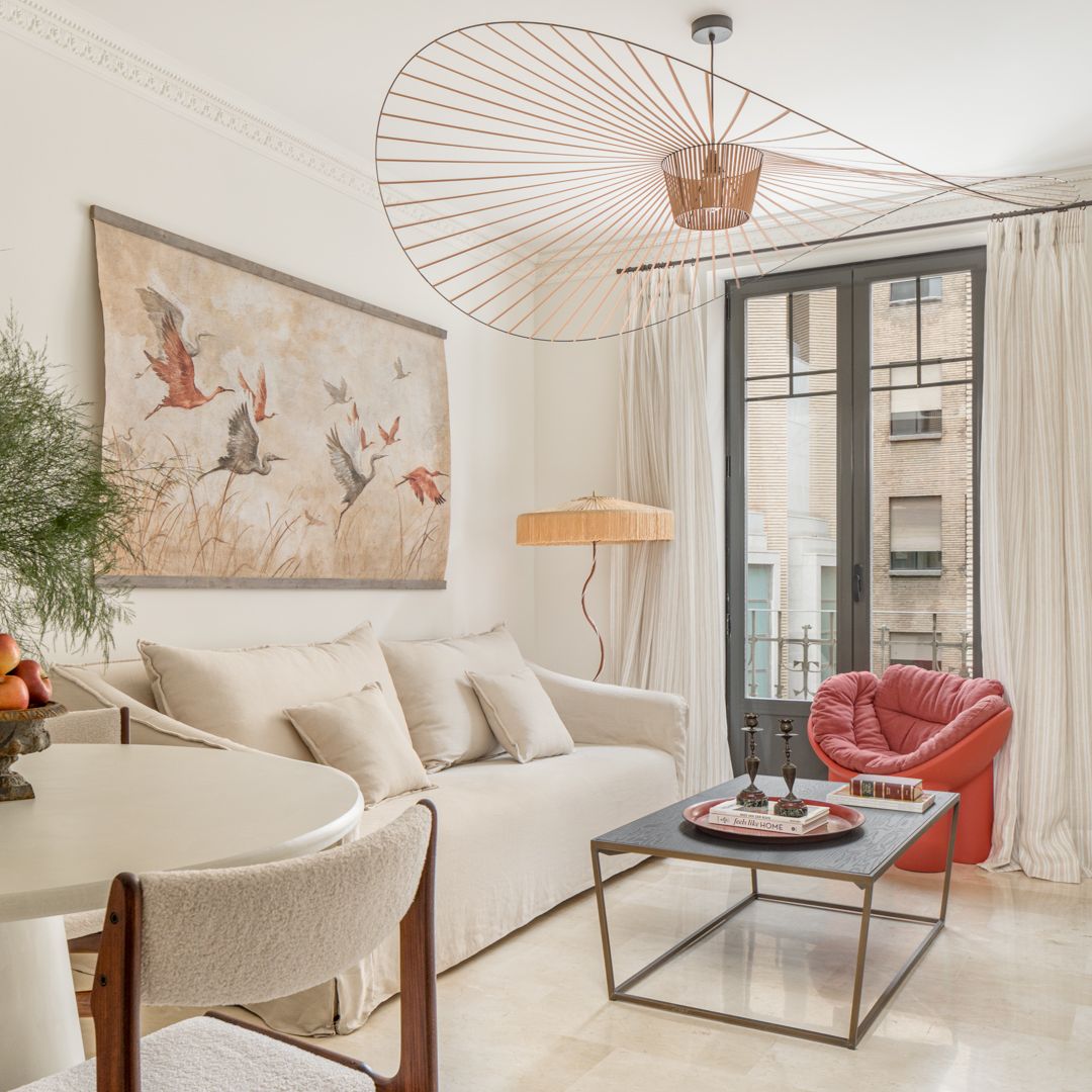 Ni intuición ni azar: las 10 medidas de decoración que hacen que una casa funcione y se vea mejor