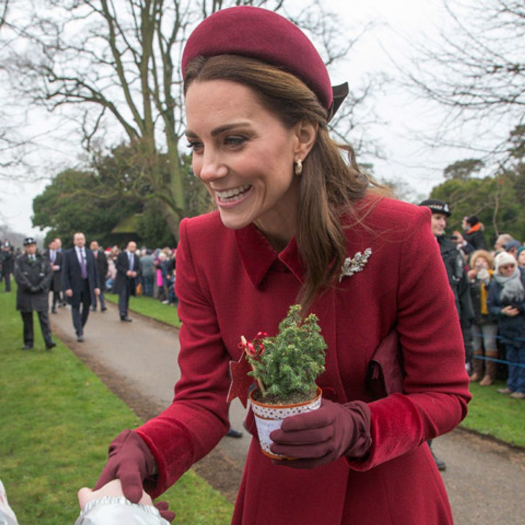 La estilista de la duquesa de Cambridge, condecorada por la reina Isabel II