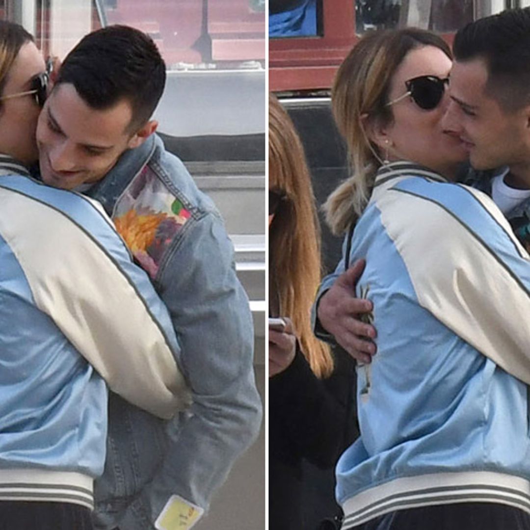 Besos, abrazos, miradas cómplices... Blanca Suárez y Joel Bosqued, más románticos que nunca