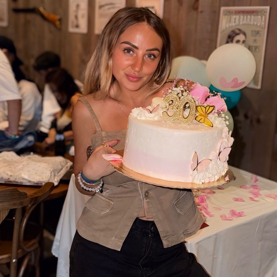 Rocío Flores reúne a Antonio David y Olga Moreno en su 30 cumpleaños tras cinco años separados y con dos ausencias destacadas