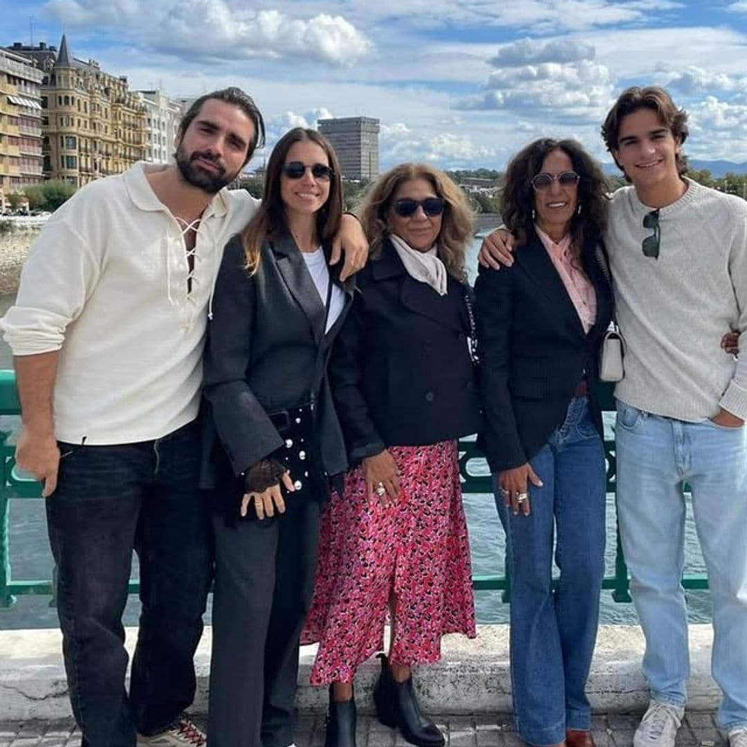 La familia Flores muestra cómo ha vivido su paso por el festival de cine y la gran noche de Alba