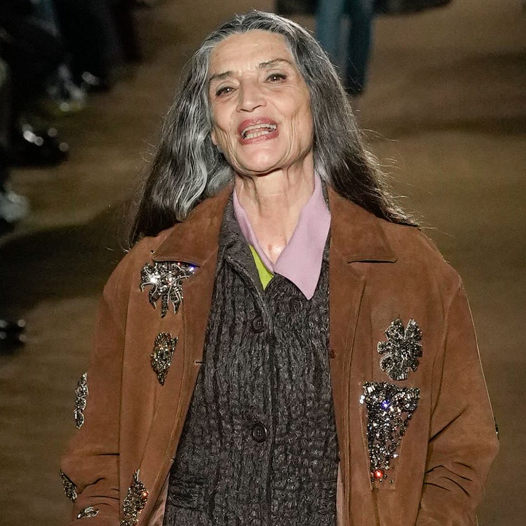 La actriz Ángela Molina debuta como modelo de pasarela para Miu Miu junto a Gigi Hadid