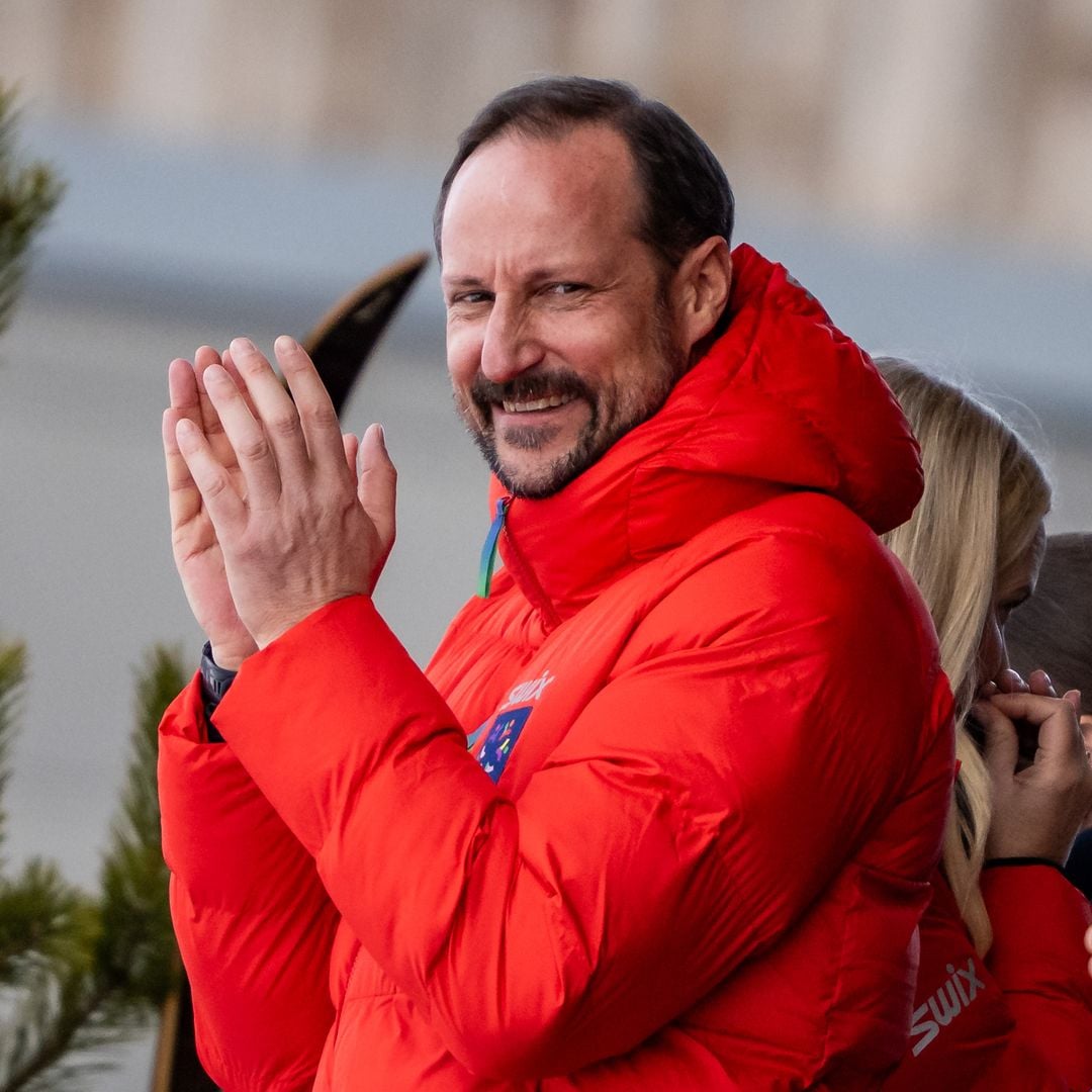 El impresionante vídeo de Haakon de Noruega escalando uno de los mayores glaciares de Europa