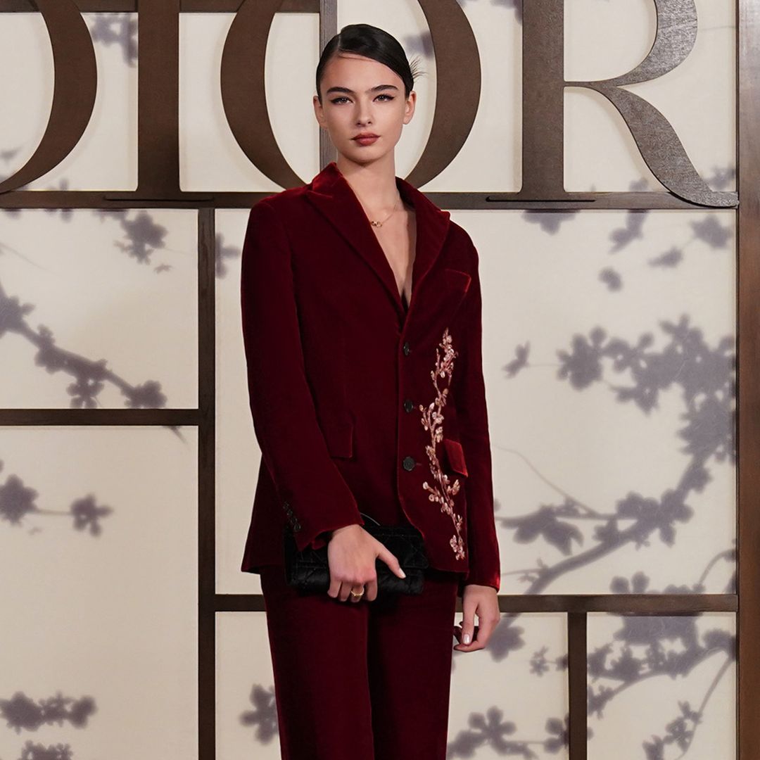Las 10 invitadas más elegantes en el desfile de Dior en Japón, de Elle Macpherson a Deva Cassel