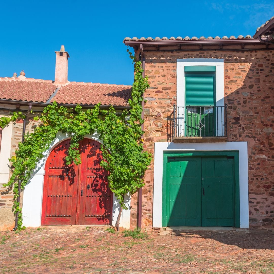 Calles de Castrillo de los Polvazares, en León, un pequeño pueblo empedrado que forma parte del Camino de Santiago