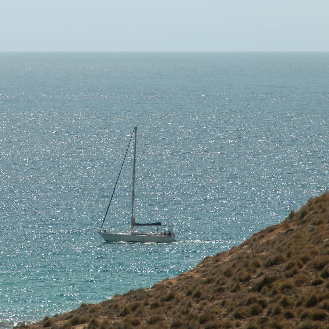 Navegando en velero en el Cabo de Gata