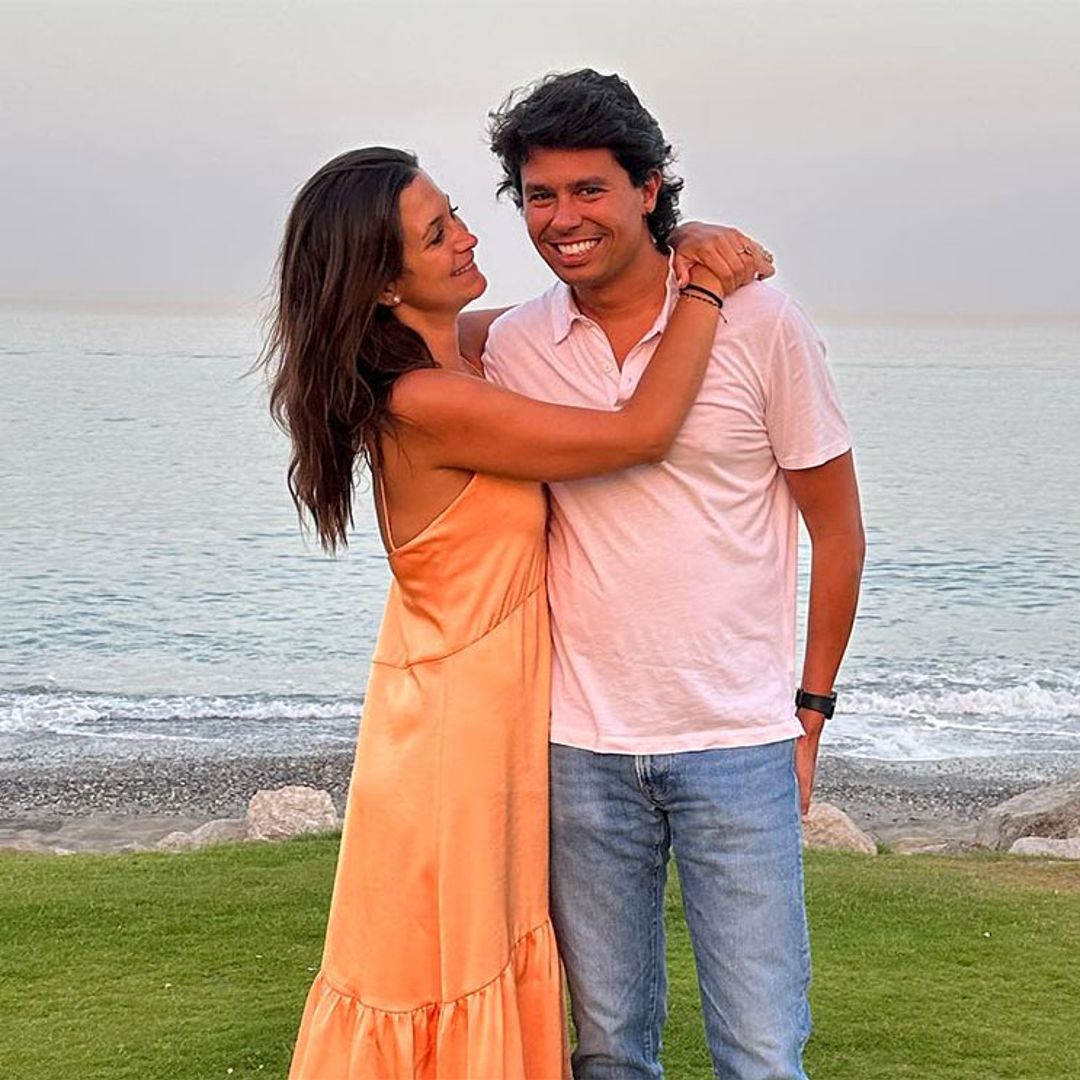 Del 'brunch' de Isabel Preysler a Sotogrande, el viaje 'express' de Álvaro Castillejo y Cristina Fernández en su aniversario de boda
