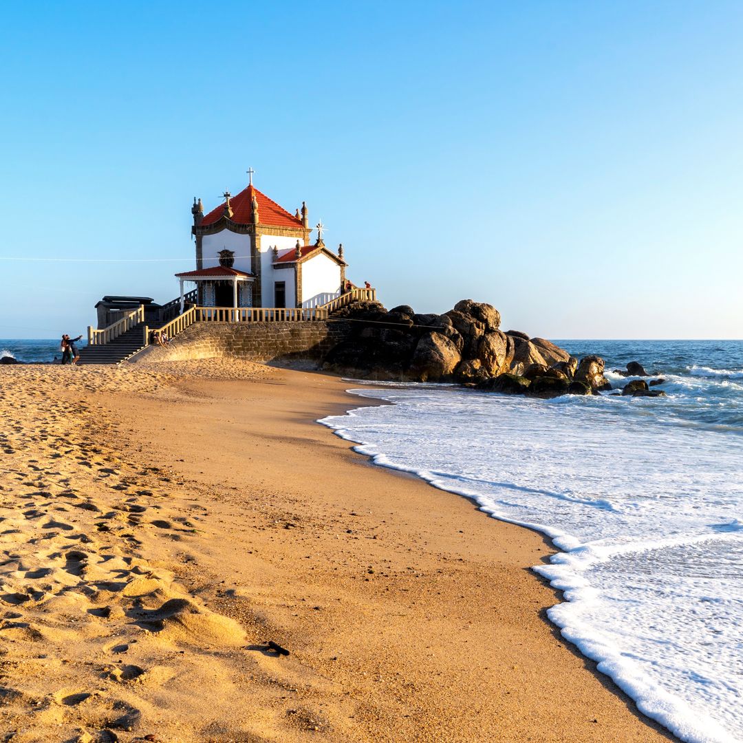 capilla del Senhor da Pedra, playa Miramar, Vila Nova de Gaia, Portugal