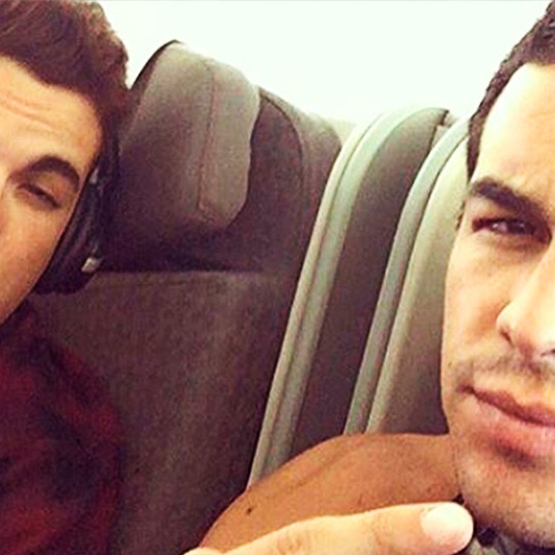 Mario y Christian Casas revolucionan a sus fans presumiendo de abdominales