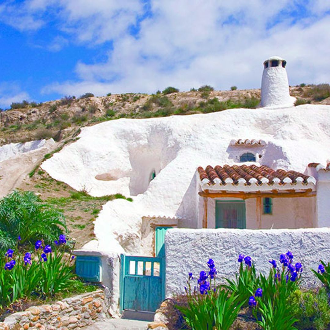 Hoteles-cueva o el placer de dormir dentro de la tierra