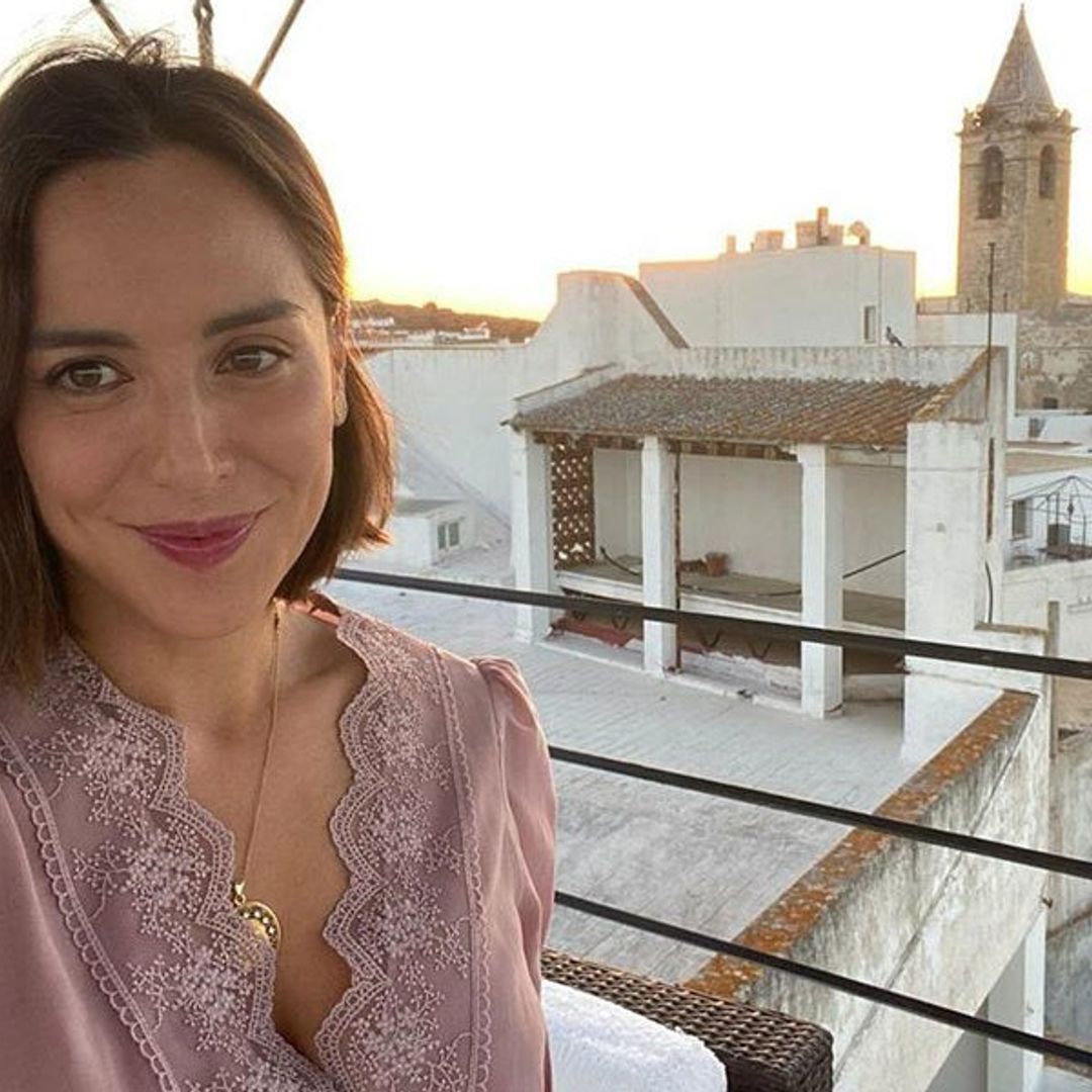 La blusa de Zara de Tamara Falcó es la alternativa a la camisa blanca para llevar con vaqueros o faldas