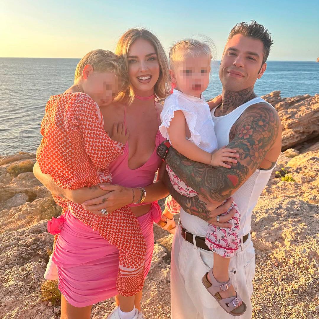 Chiara Ferragni, Fedez y sus hijos en Ibiza (2023)
