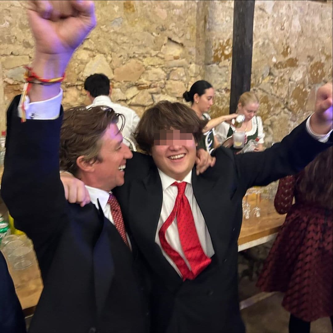 Nicolas Vallejo-Nágera con su hijo