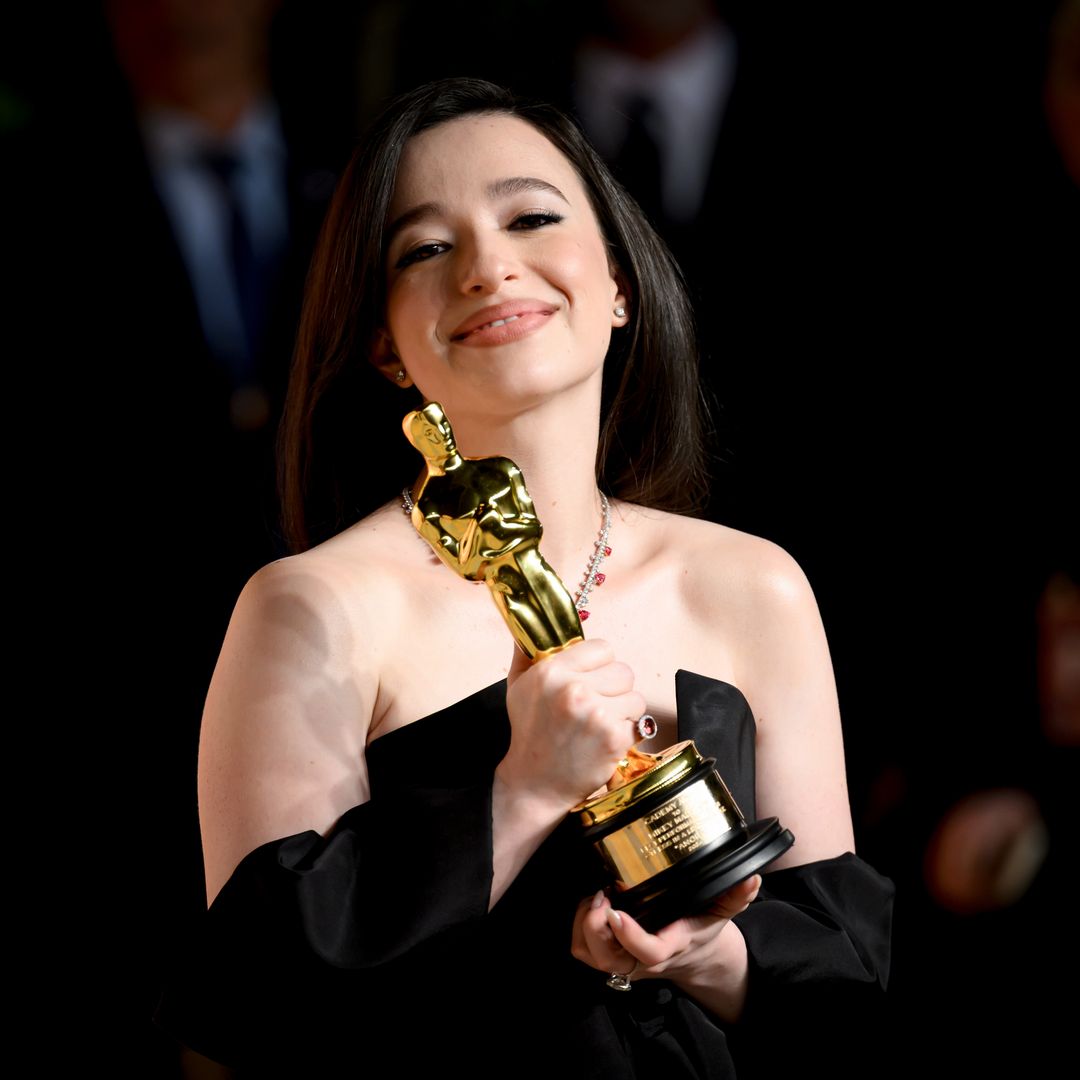 Ella es Mikey Madison, la joven de 25 años que le 'robó' el Oscar a Demi Moore