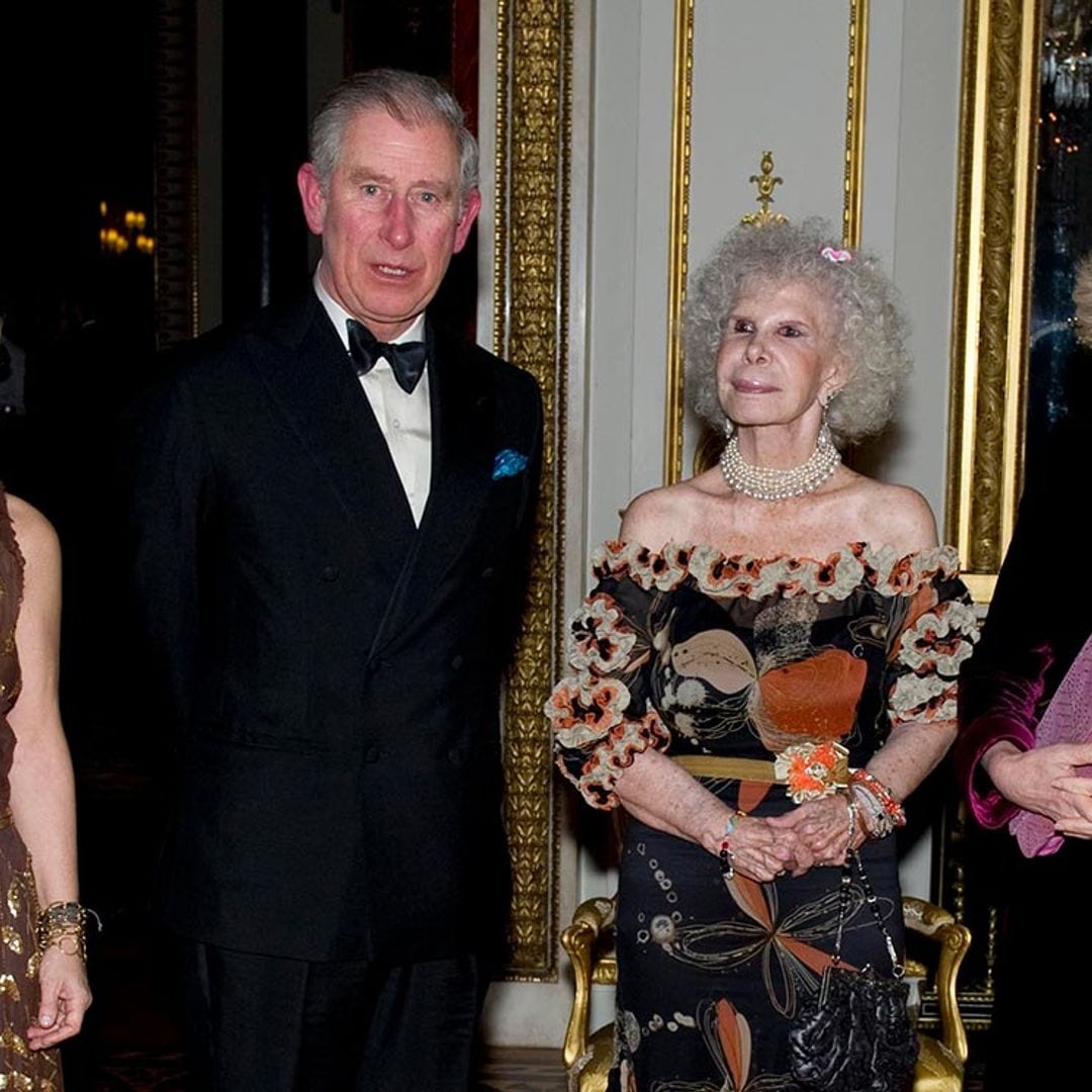 Eugenia Martínez de Irujo recuerda con emoción las vivencias de su madre, la duquesa de Alba, con Isabel II